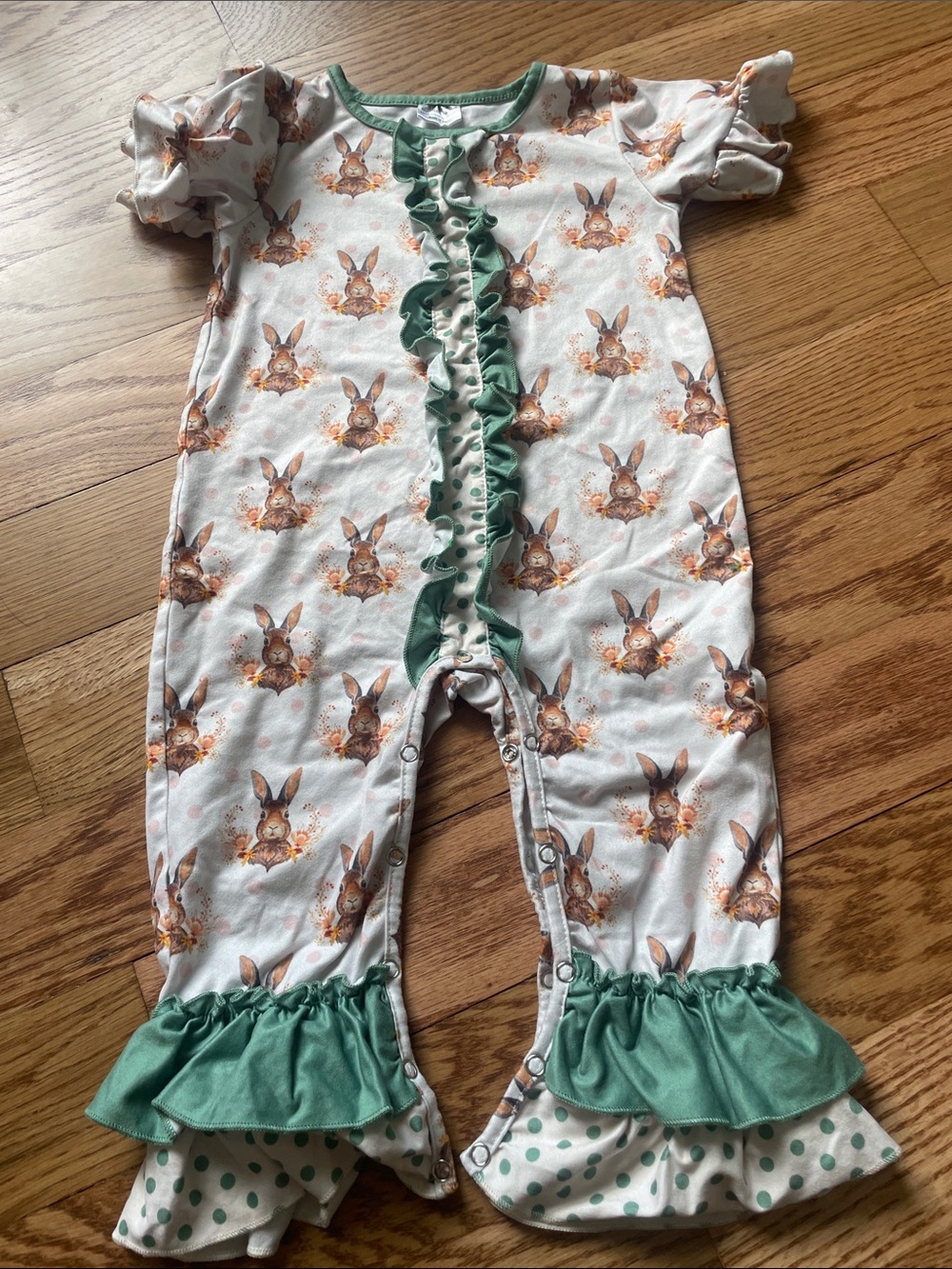 Source Unknown White Bunny Print One-Piece Romper with Green Ruffle Trim